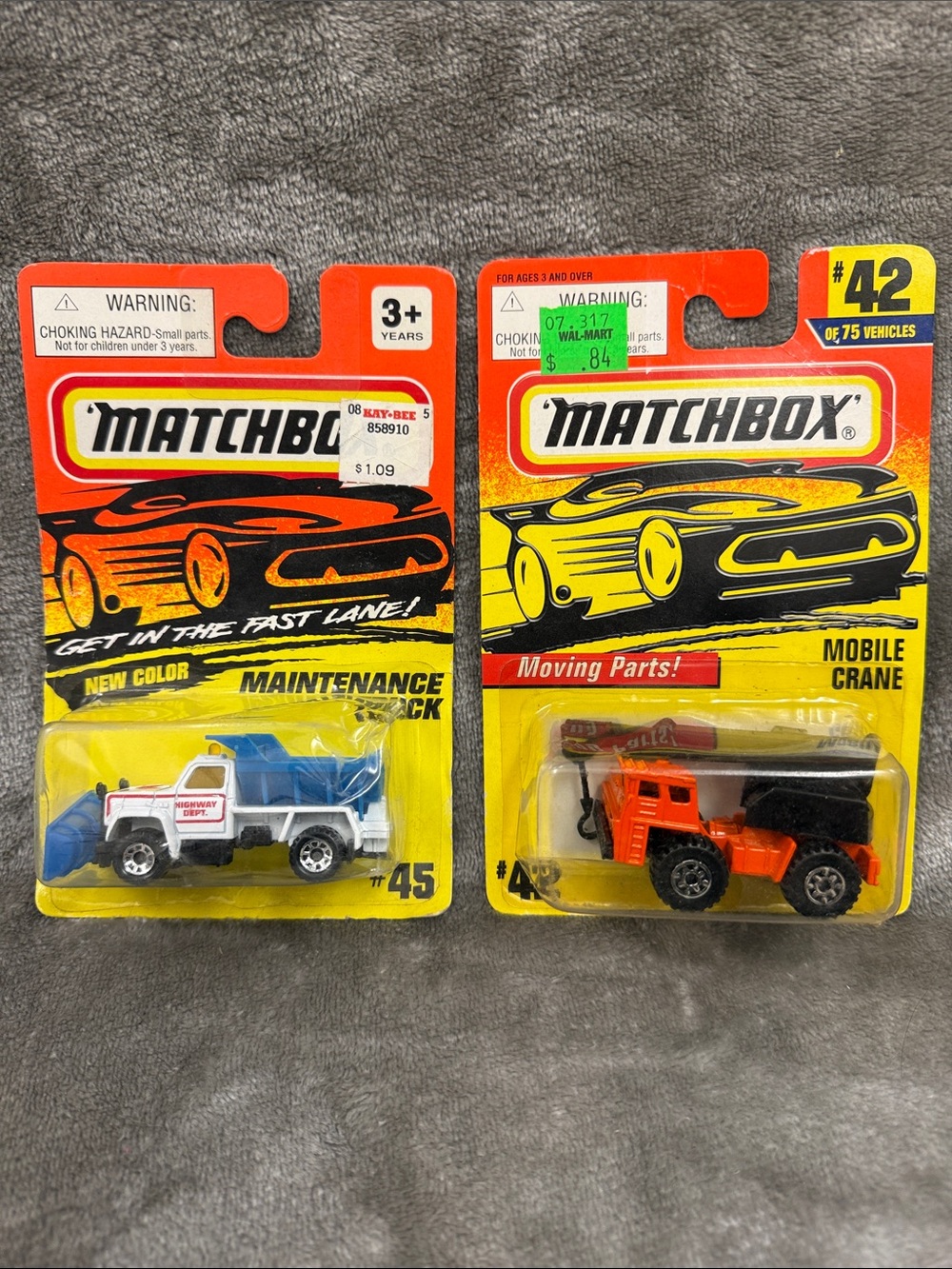 VTG Matchbox 1997 MOVING PARTS Mobile Crane #42 & 1994 Maintenance Truck #45 O